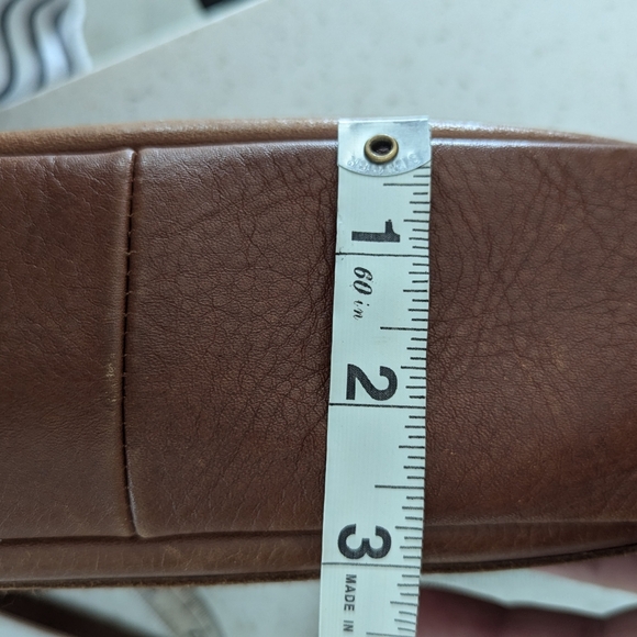 Madewell The Larger Transport Camera Bag in English Saddle - Picture 8 of 11